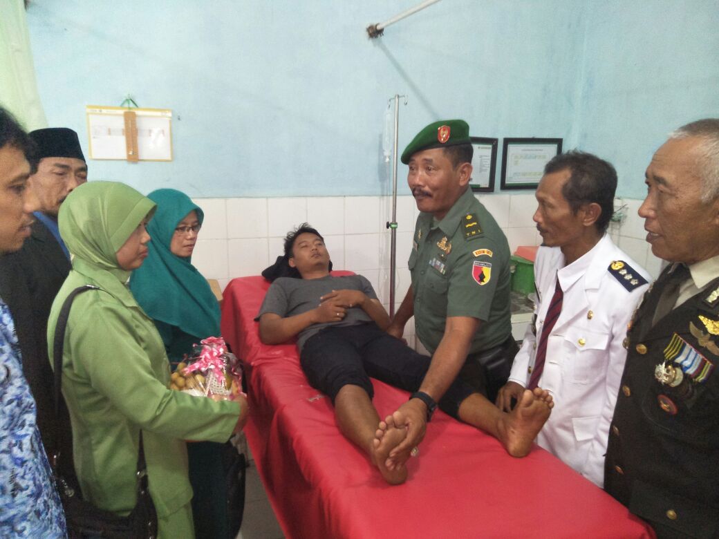 FORKOMPIMKA  Kunjungi Pasien di Puskesmas  Ngraho