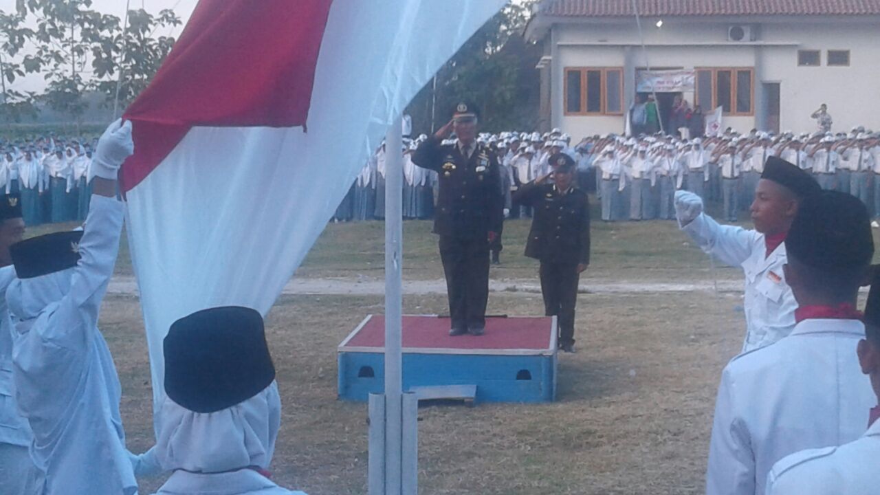 Upacara Penurunan Bendera HUT Kemerdekaan Ke-72 Republik Indonesia