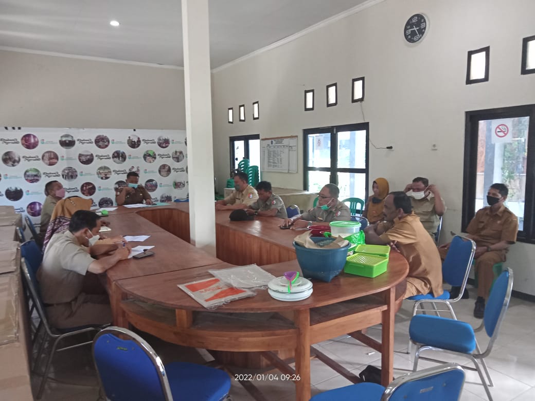 Rapat Staf Kantor Kecamatan Ngraho