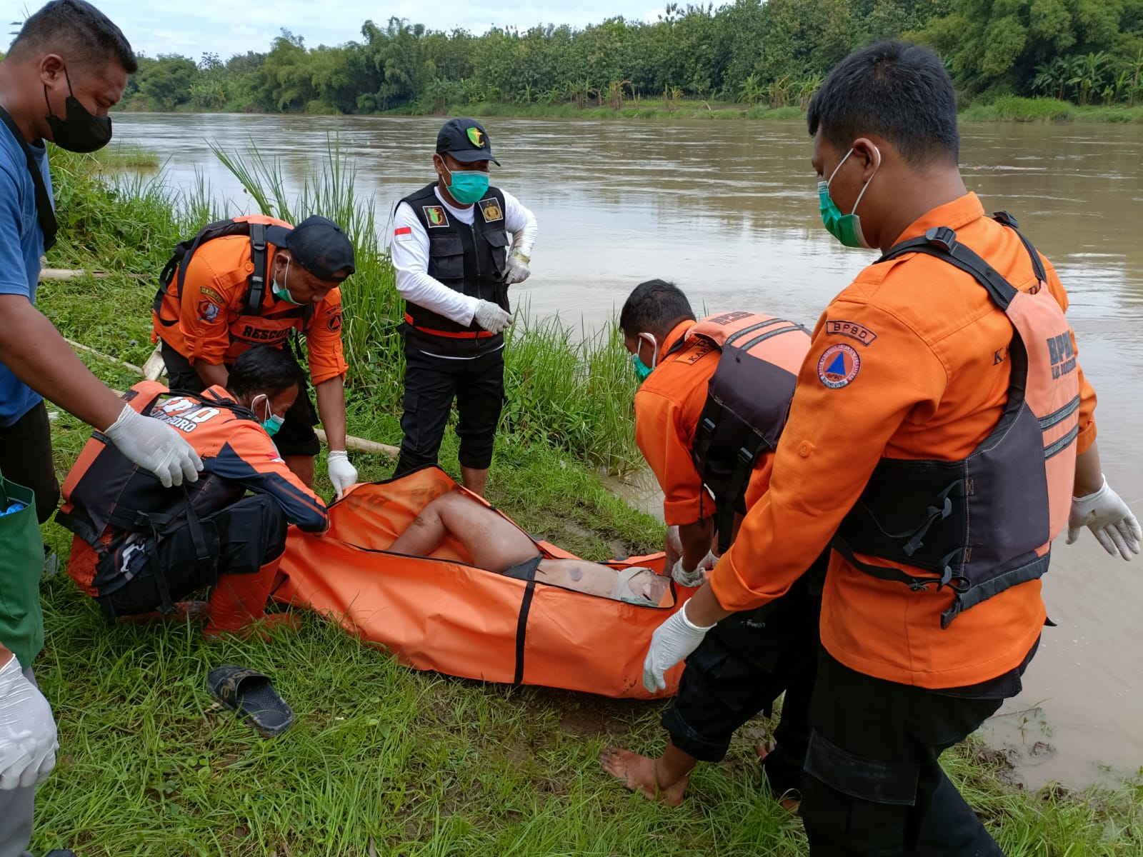Penemuan Mayat dibantaran sungai Bengawan Solo