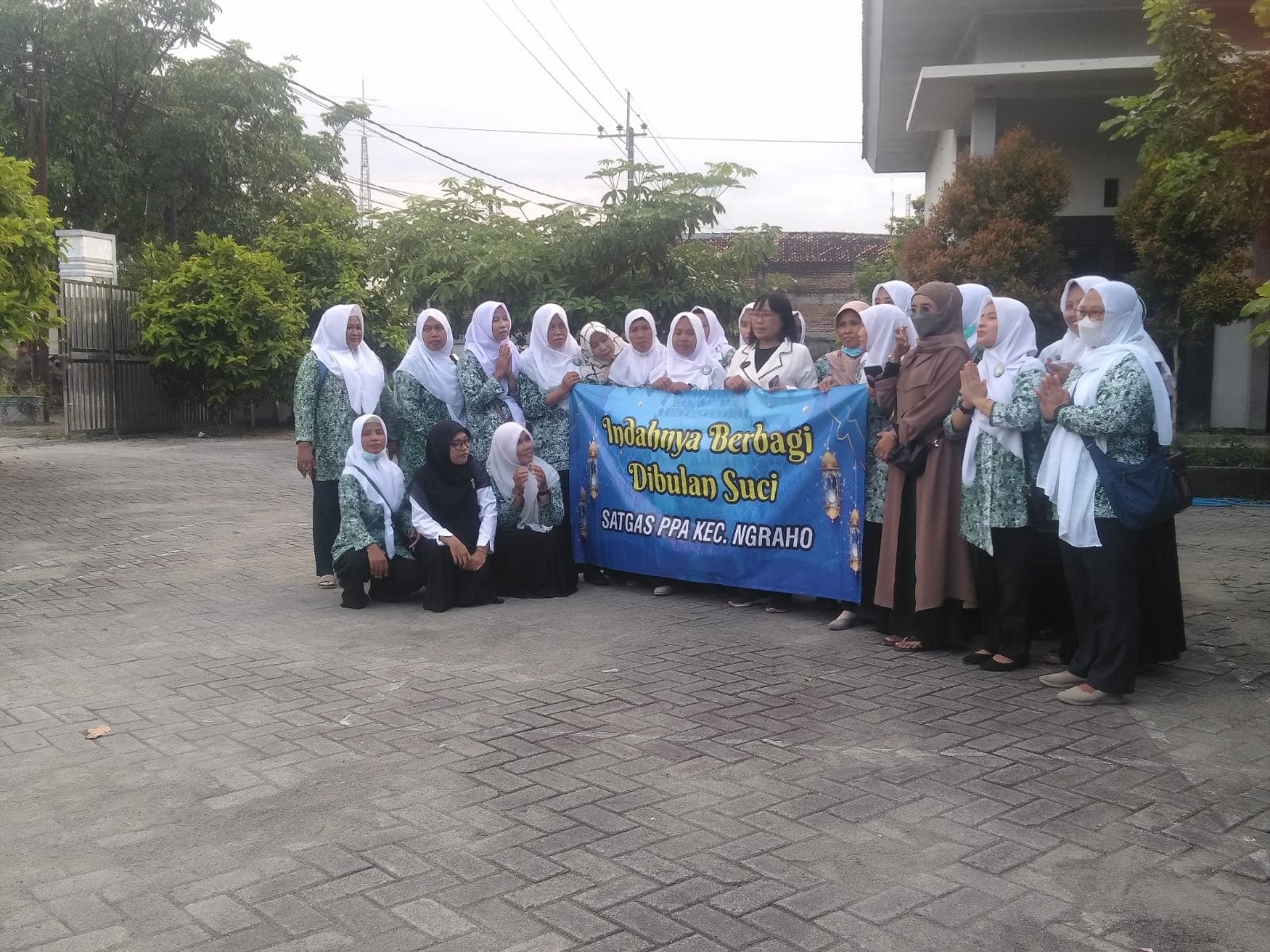 Pembagian Takjil oleh Satgas PPA