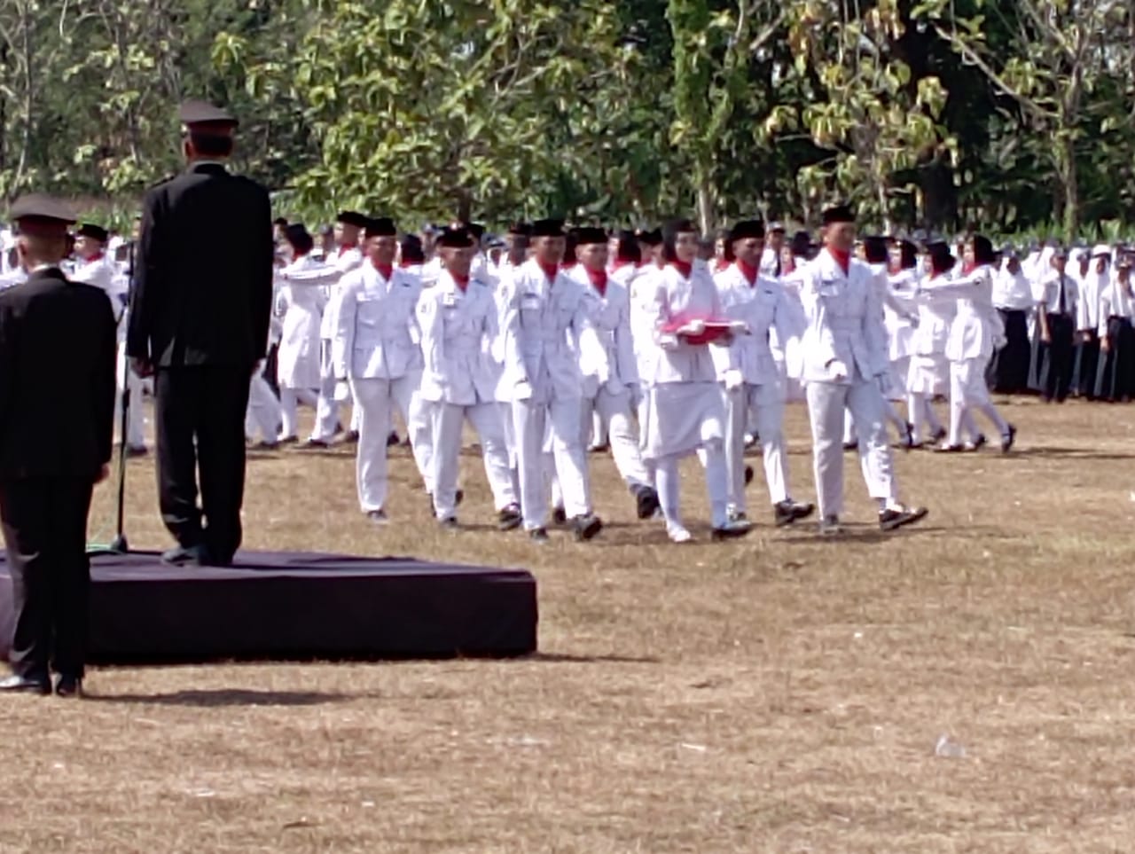 Peringatan HUT RI Ke-78: Kecamatan Ngraho Semarakkan dengan Upacara Bendera dan Det