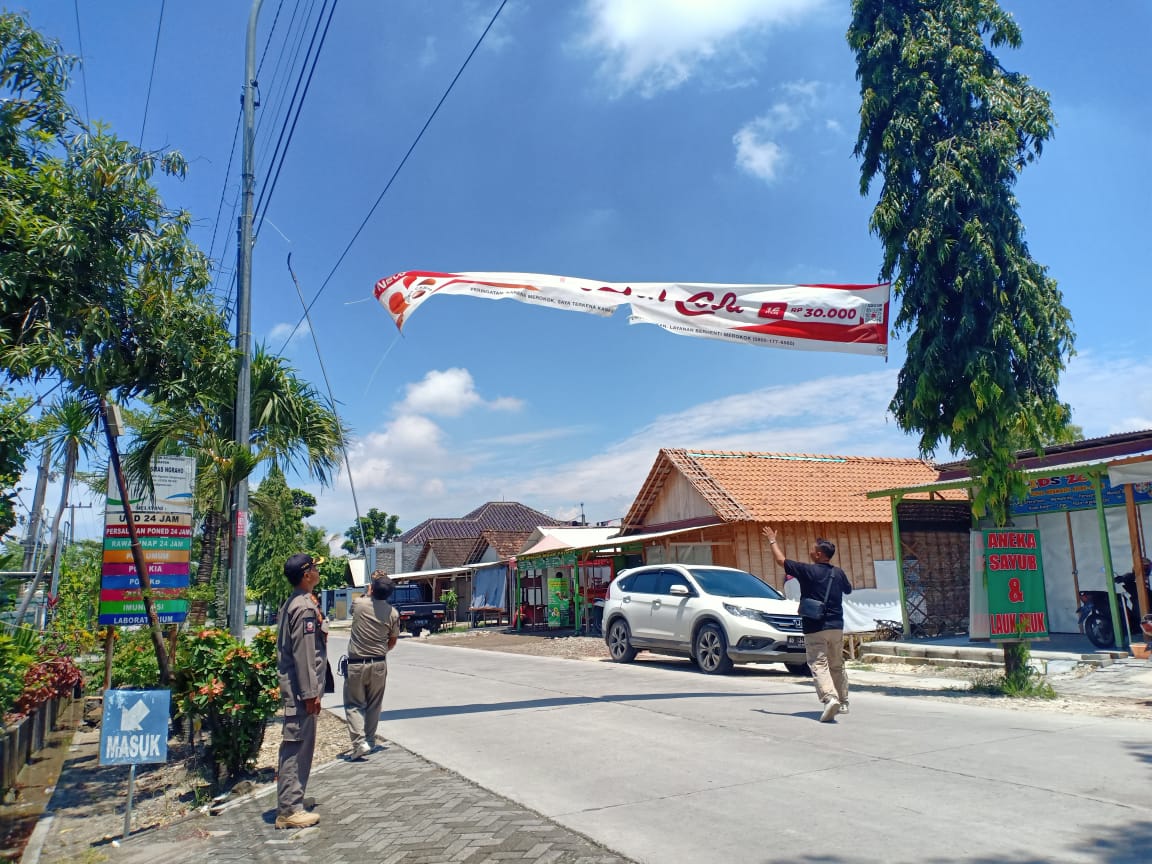 PENERTIBAN BANNER LIAR