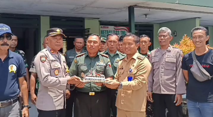 TUMPENGAN DI KORAMIL NGRAHO