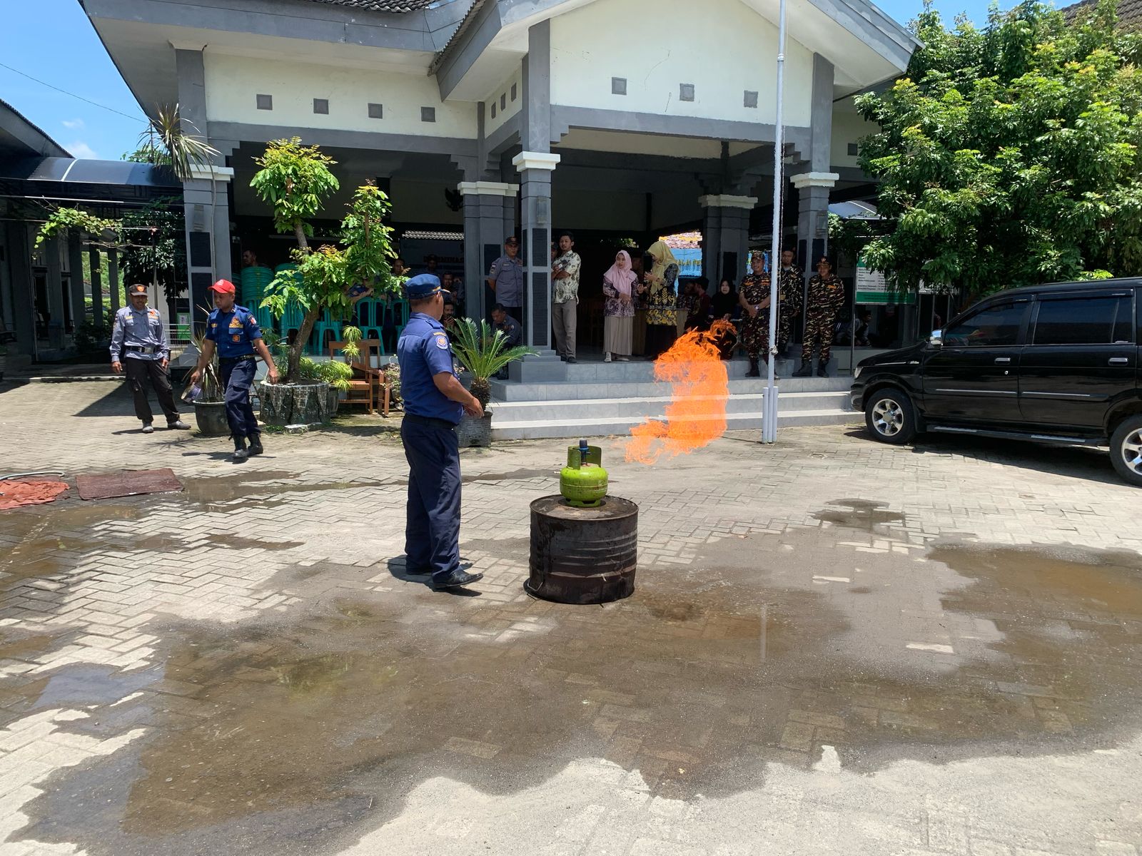 SIMULASI PENCEGAHAN DAN PENANGGULANGAN KEBAKARAN