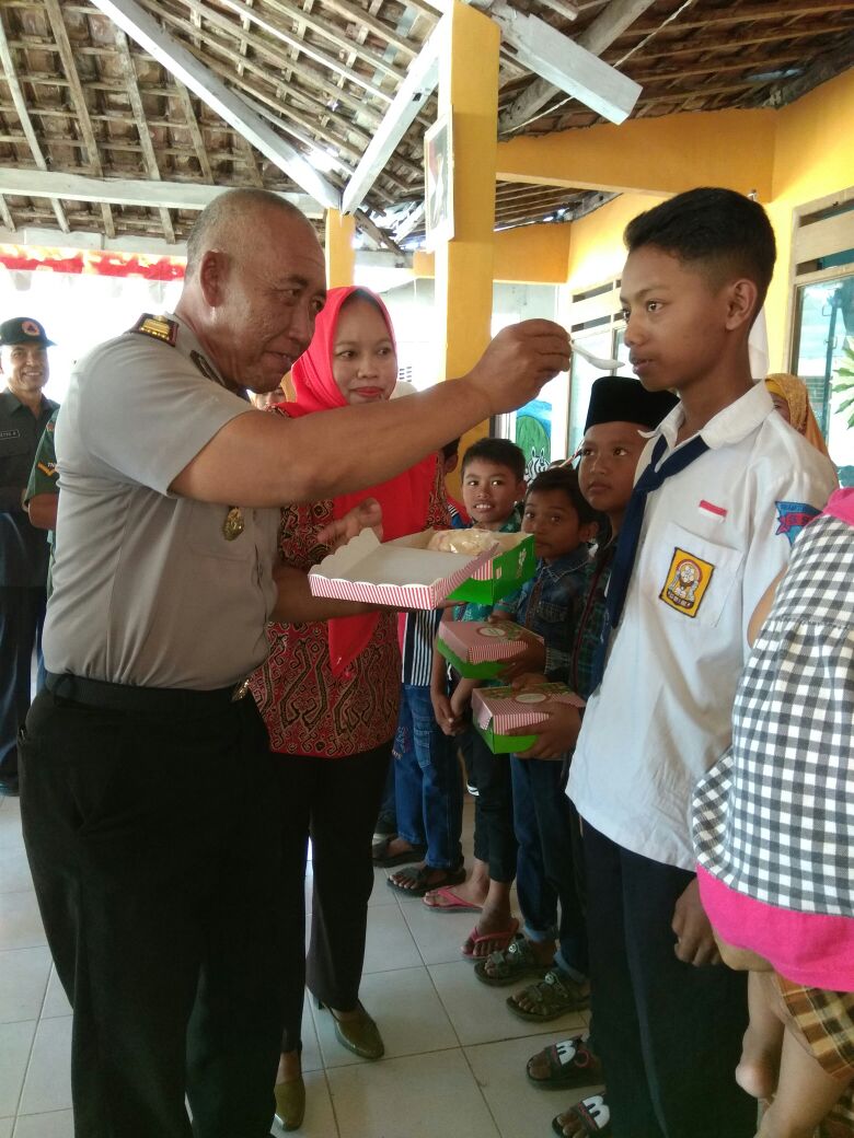 Santunan Anak Yatim Piatu di Desa Mojorejo