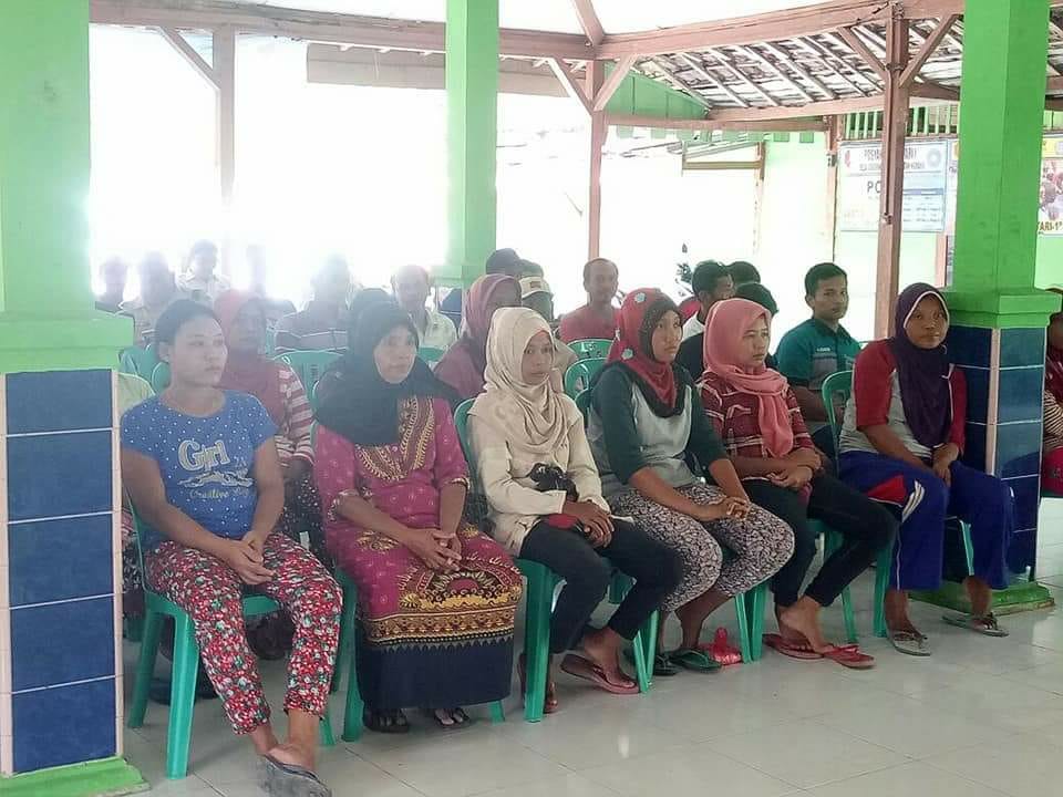 Pelatihan Kerajinan Bambu di Desa Sugihwaras
