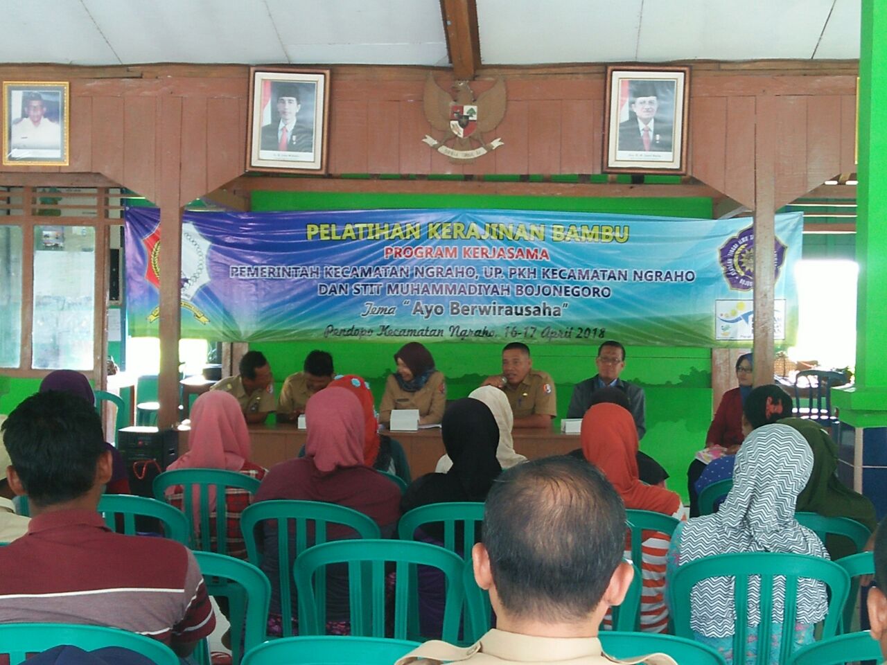Pelatihan Kerajinan Bambu di Desa Sugihwaras