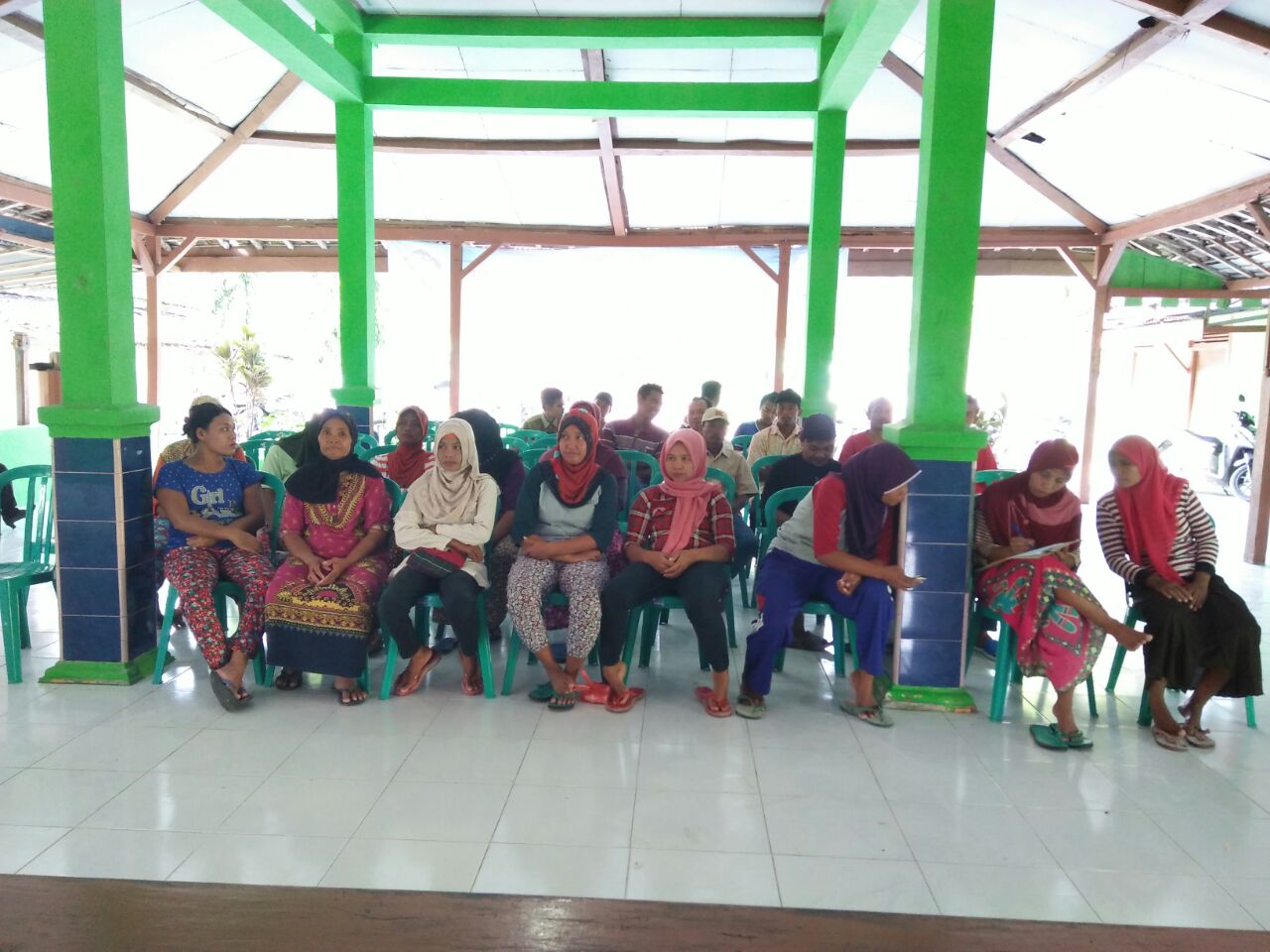 Pelatihan Kerajinan Bambu di Desa Sugihwaras