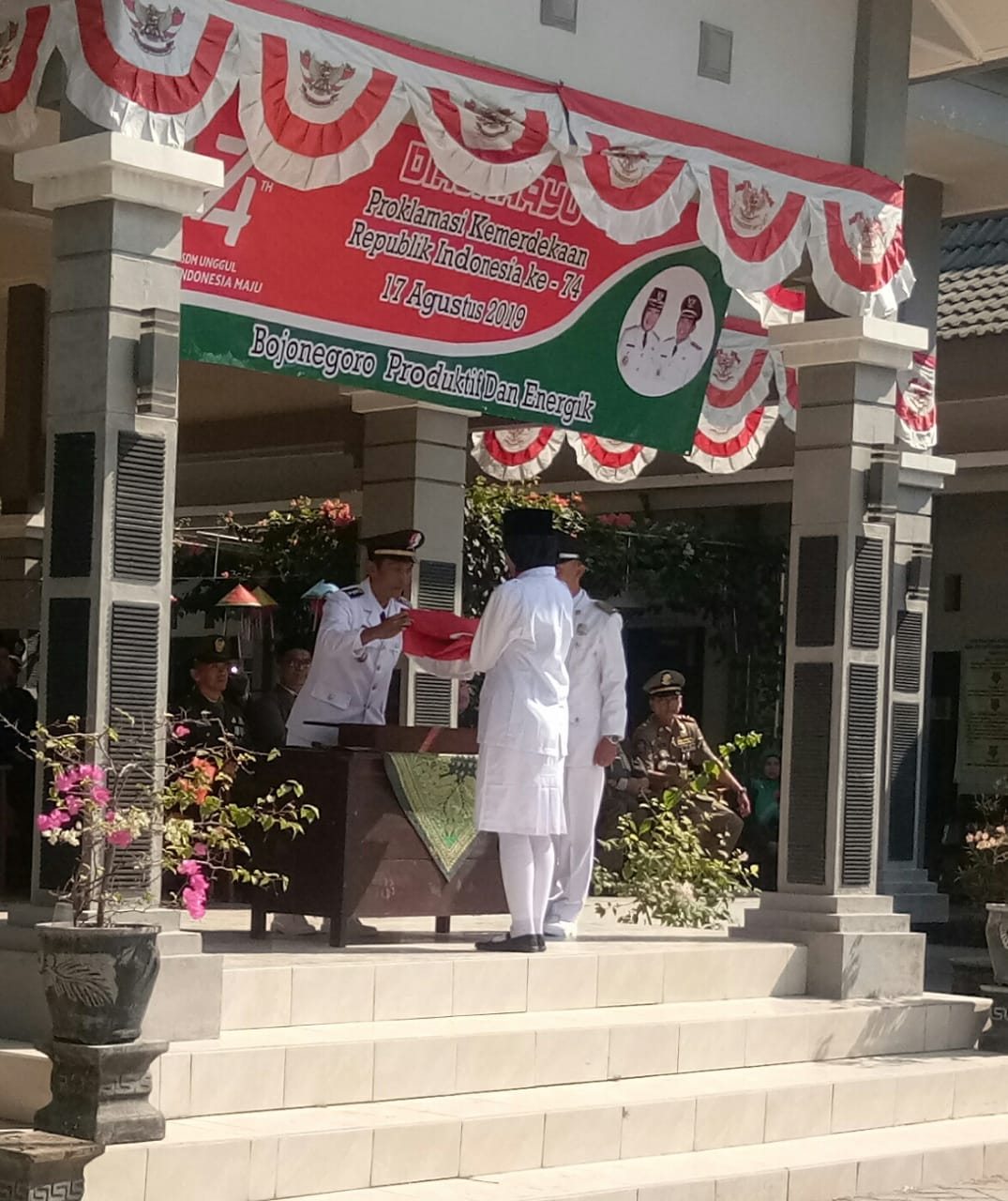 HUT RI KE 74