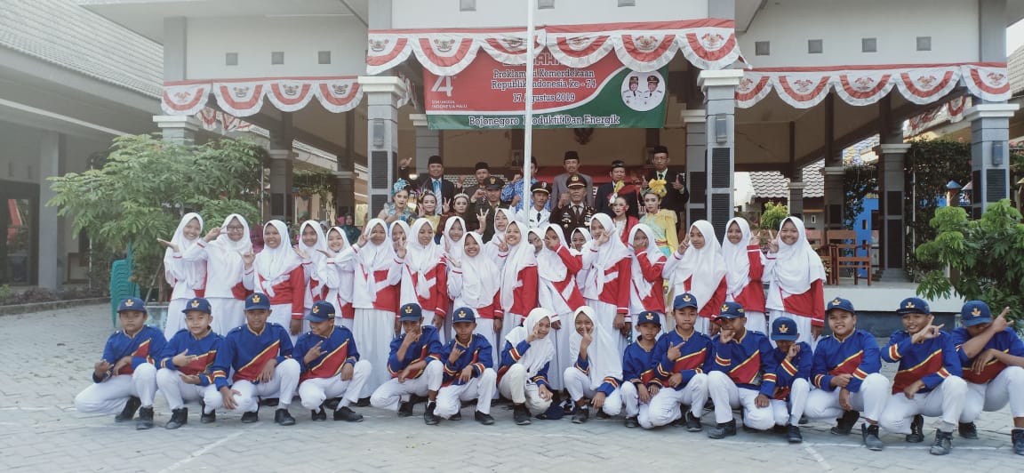 HUT RI KE 74