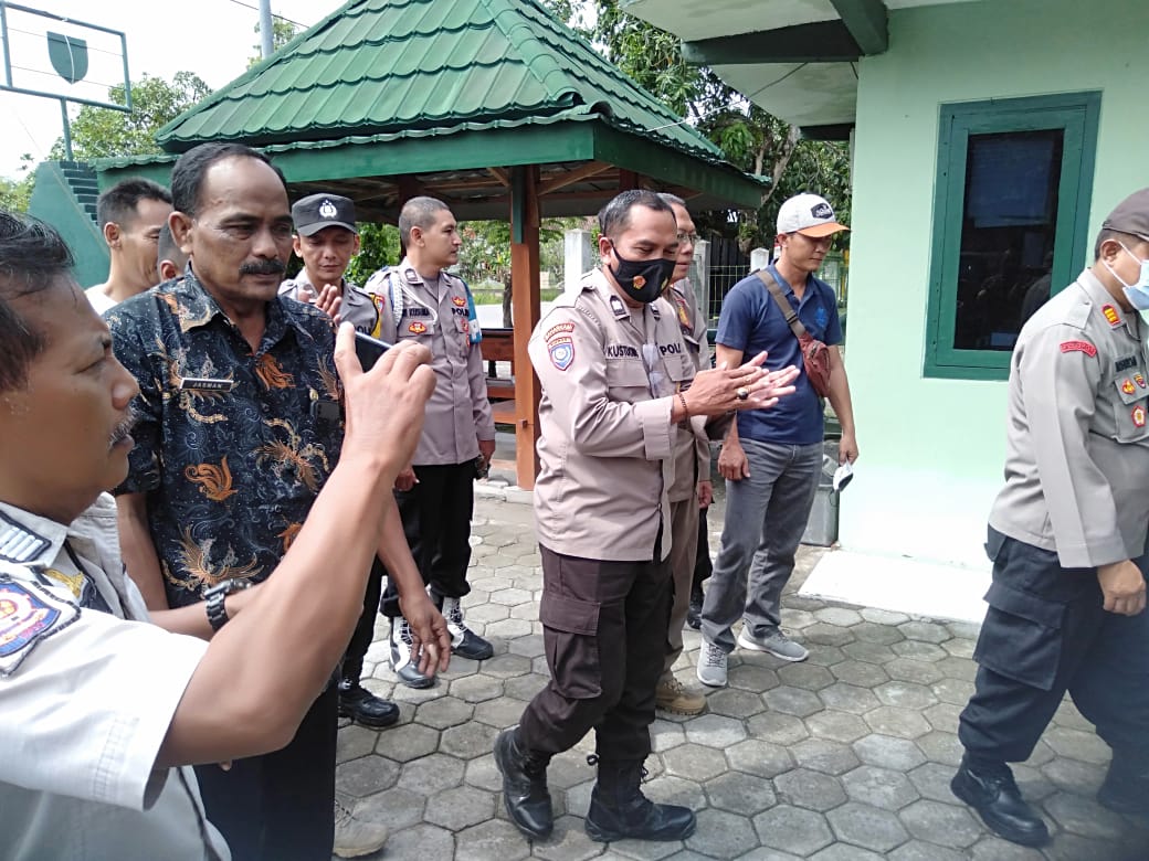 HUT TNI 77
