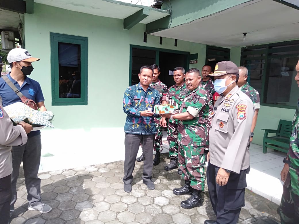 HUT TNI 77